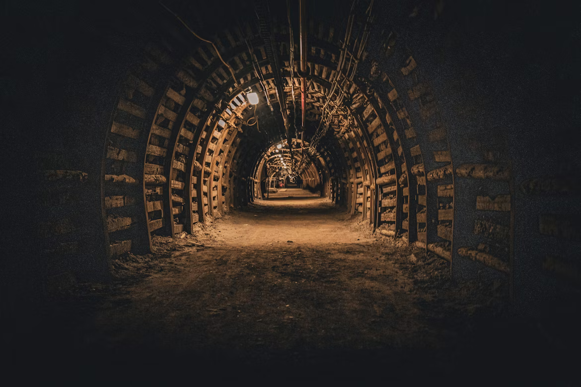 Designing Leaky Feeder Coverage for Underground Mines