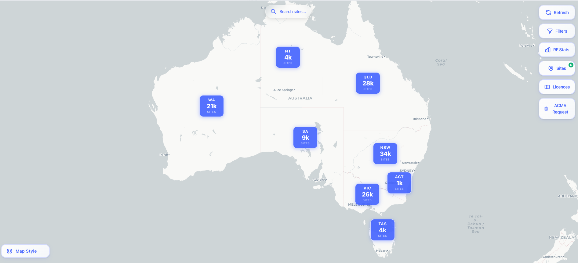 Leaflet map with cluster grouping, state level licence counts, and URL persisted view state.